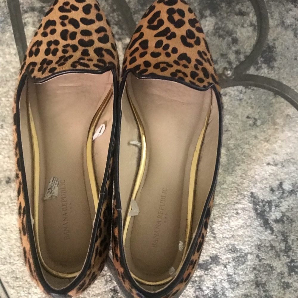 Banana Republic leopard hair print flats size 8